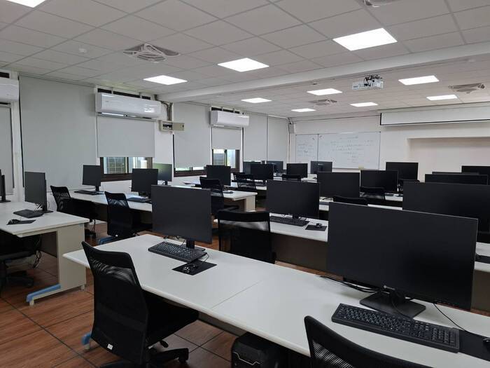 Bright and modern learning spaces equipped with enhanced facilities elevate both teaching quality and student experience.